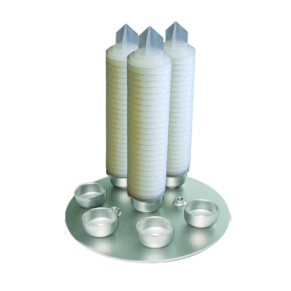 elements in bottom plate of multi cartridge filter