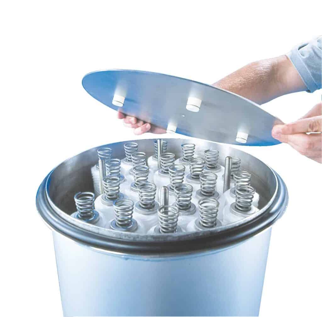 Top plate filter component with structural integrity